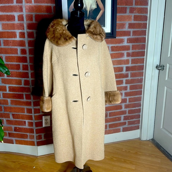 Vintage fur collared coat - Picture 1 of 2